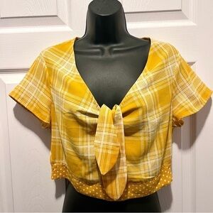 Lucky Brand crop top plaid yellow white v neck Women Medium short sleeve summer